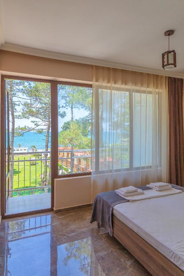 Samni Hotel ウレキ エクステリア 写真