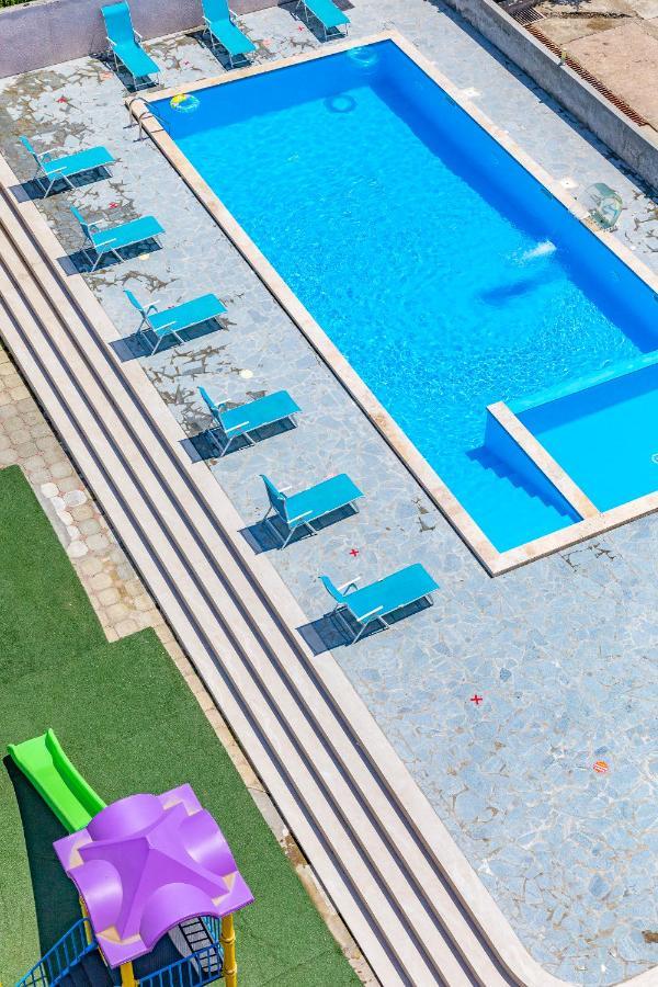 Samni Hotel ウレキ エクステリア 写真